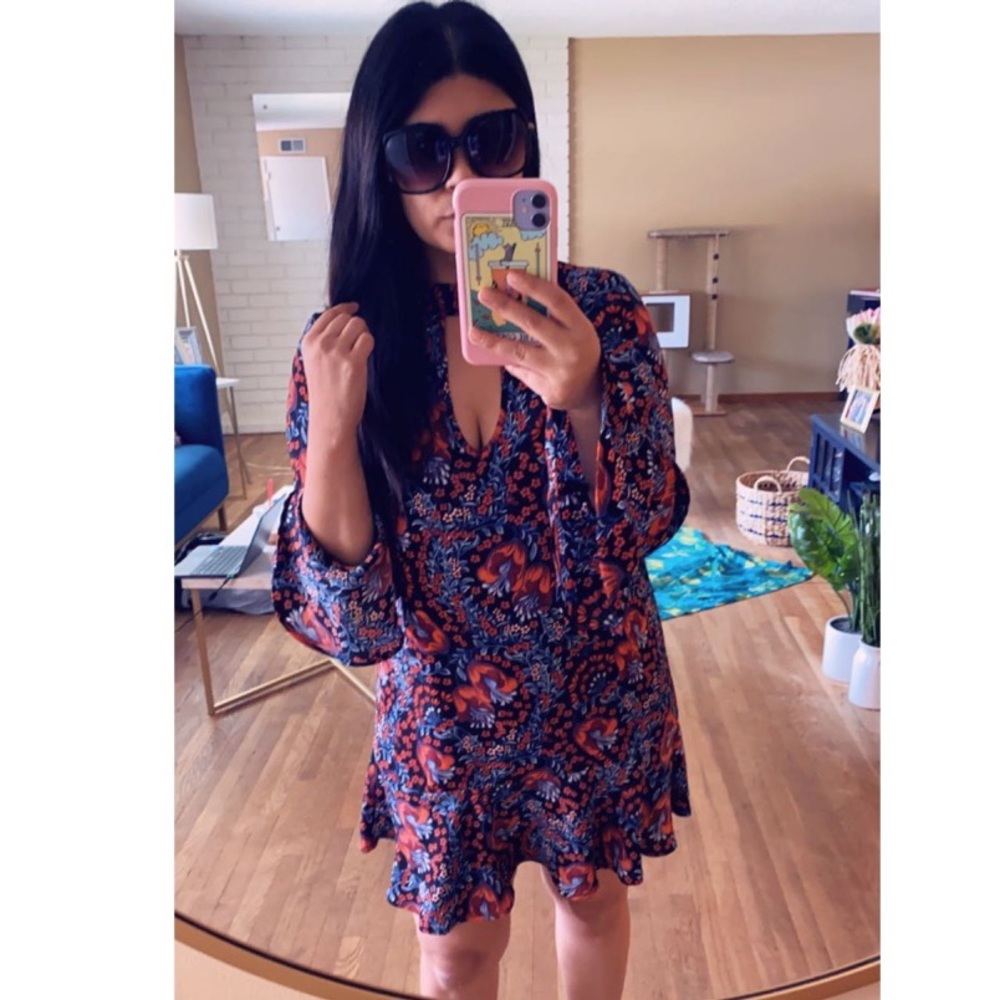 Dress - Picture 2 of 4